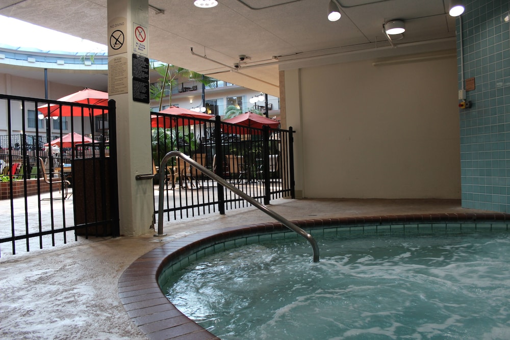 Holiday Inn Des Moines Airport Conf Center by IHG - photo 27