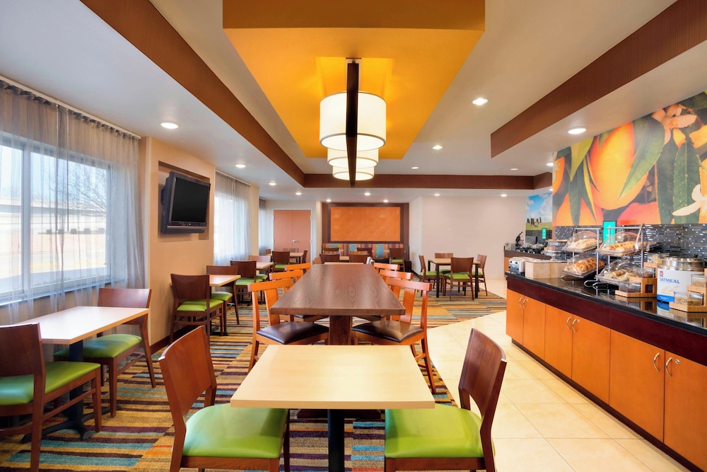Fairfield Inn & Suites Fort Worth University Drive - photo 17