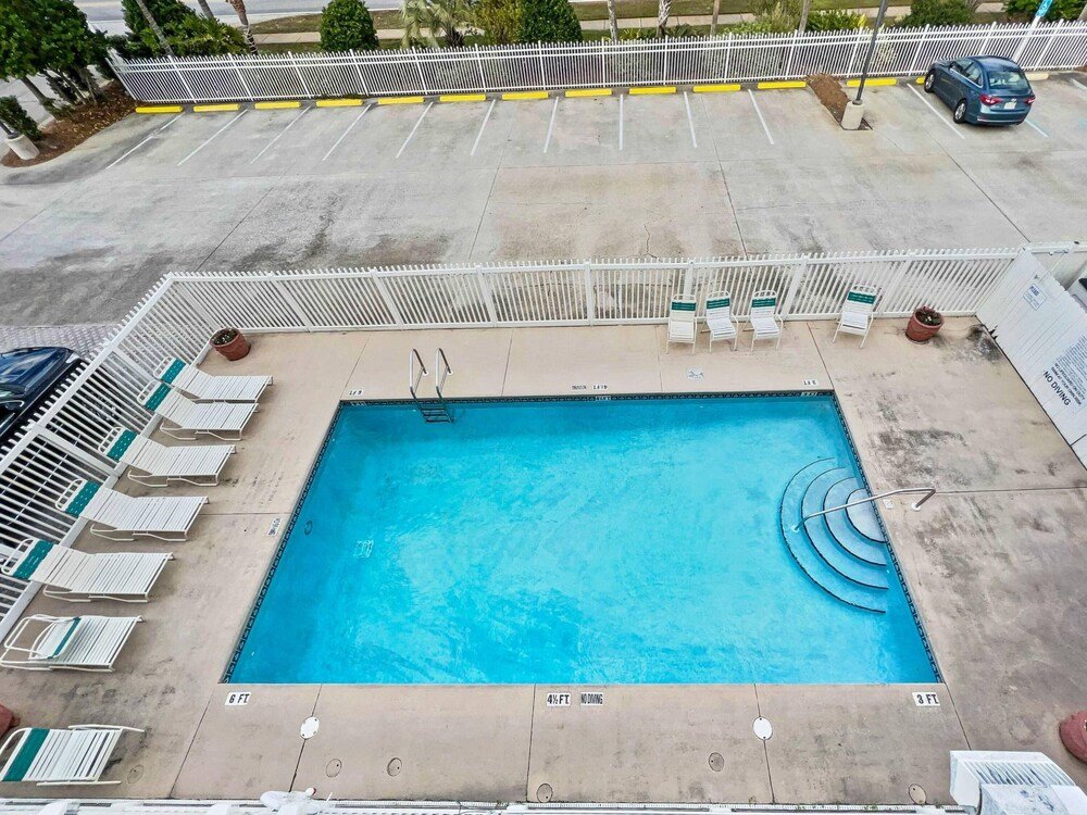 Crystal Sands West 308a by Destin Getaways - photo 12