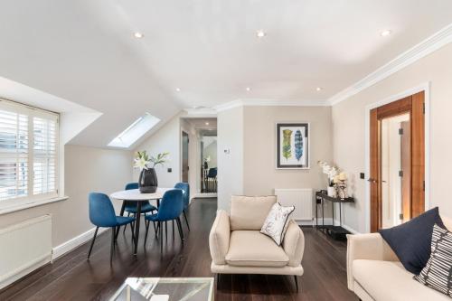 Weybridge 2 Bed parking — Weybridge — photo 4