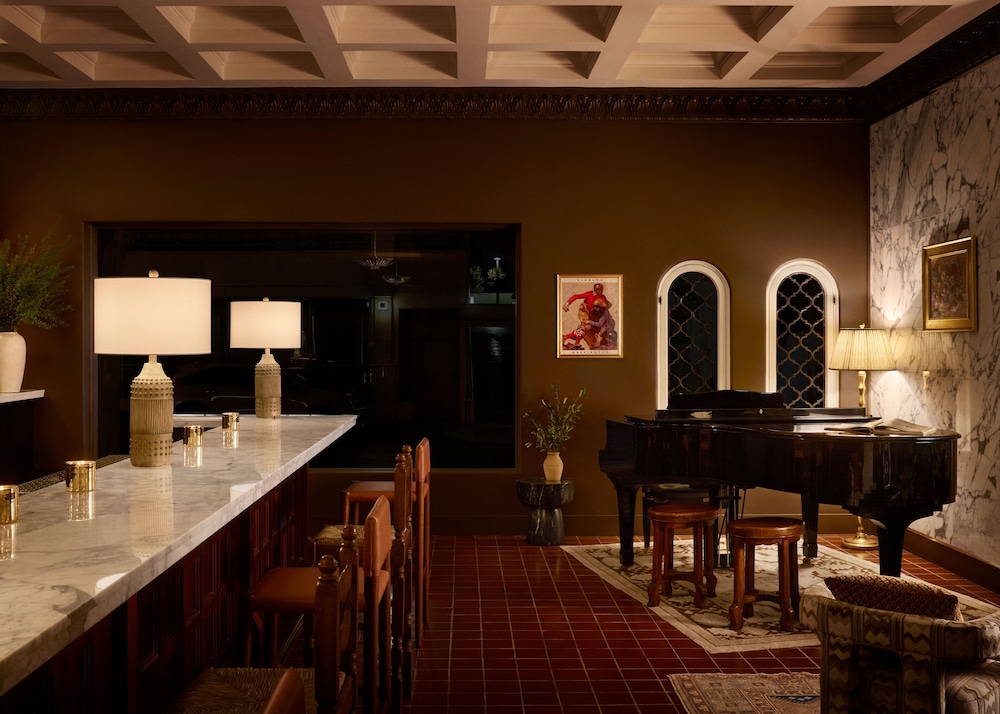 Pasadena Hotel & Pool - photo 39