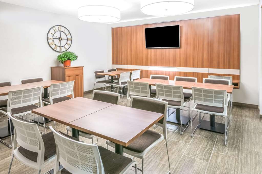 Microtel Inn by Wyndham Victor Rochester - photo 4