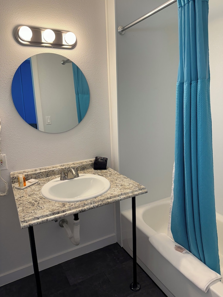 Grand Traverse Motel - photo 44