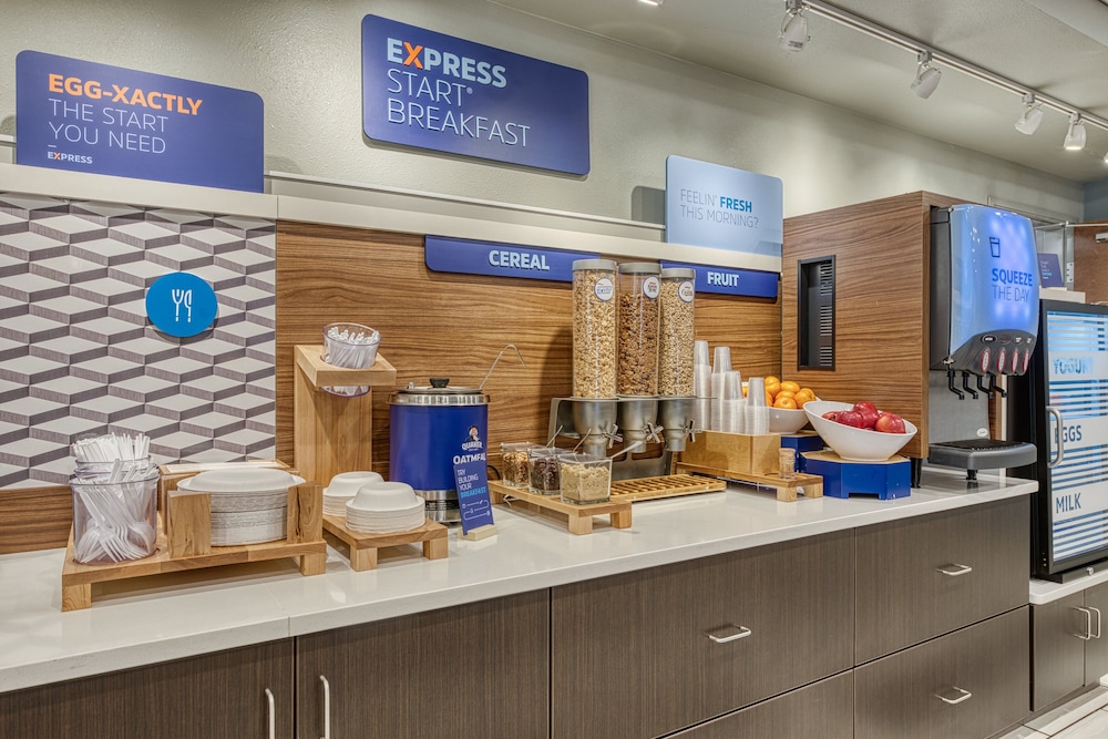 Holiday Inn Express & Suites Manitou Springs by IHG - photo 53