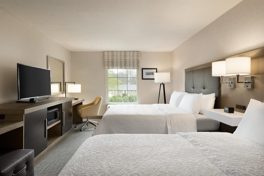 Hampton Inn & Suites Newport Middletown - photo 24