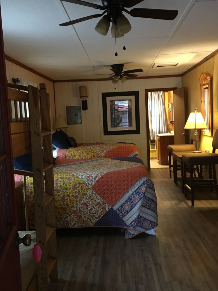 Smoky View Cottages & RV Resorts - photo 29
