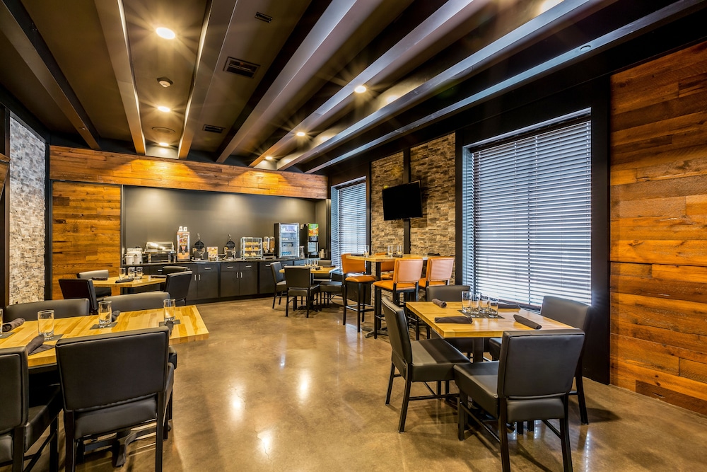 Cobblestone Hotel & Suites Hartford - photo 49