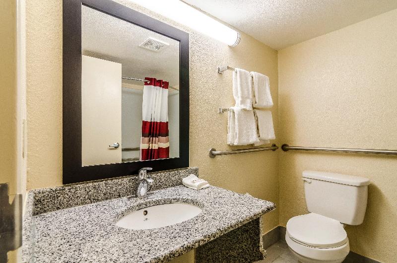 Red Roof Inn Wichita East - photo 120
