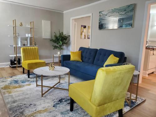 Cheerful 2 BR Near Colleges Downtown Attractions — 4-Star Luxury Hotel in Montgomery, United States