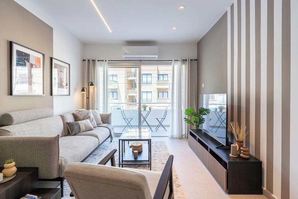 Hazel 2 Bedroom Apartment in Larnaca — 4-Star Luxury Hotel in Larnaca, Cyprus