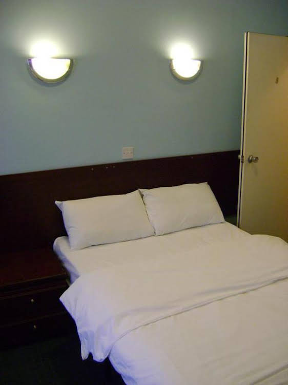Croydon Hotel — Croydon