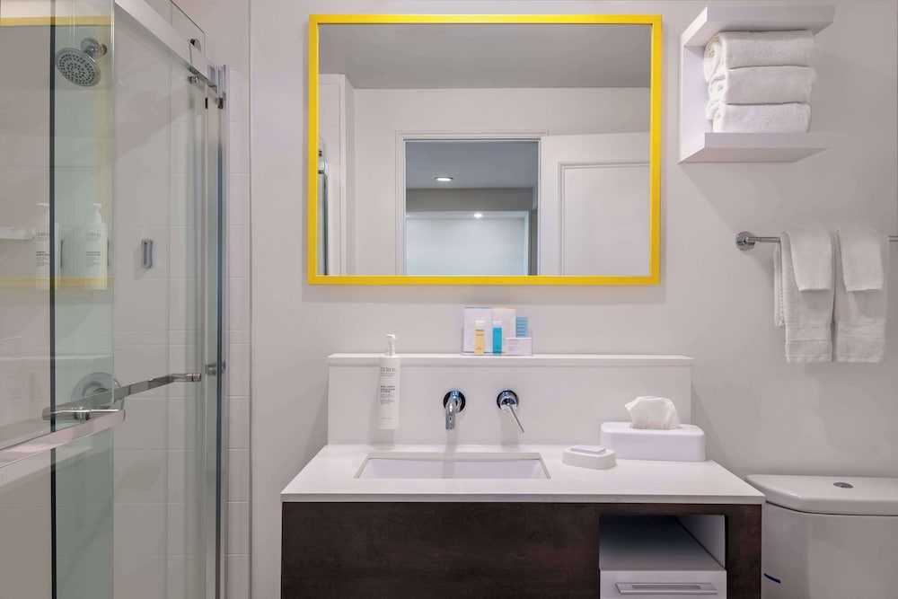 Hampton Inn & Suites Stamford - photo 27