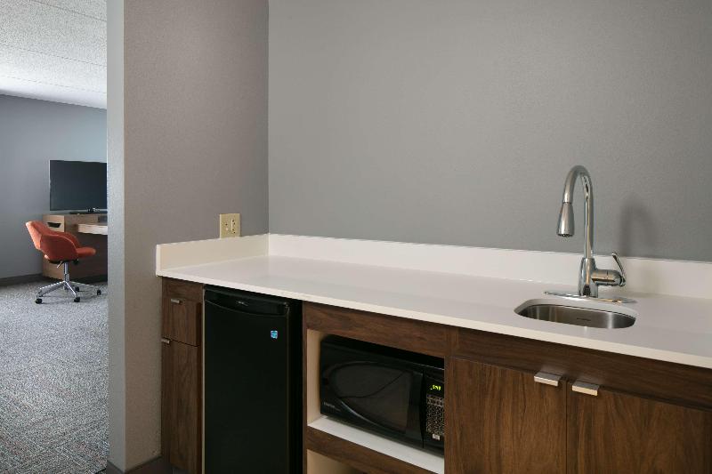 Hampton Inn Dubuque - photo 21