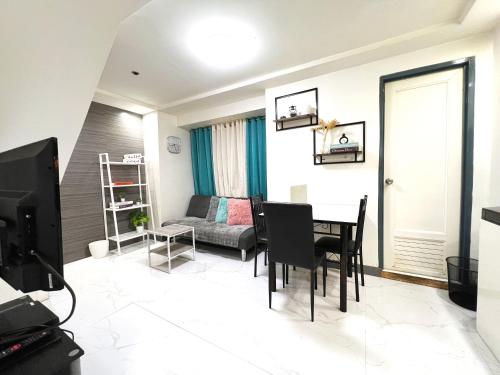 Serenity Loft near QC's Vibrant Scene and Dining — 4-Star Luxury Hotel in Manila, Philippines