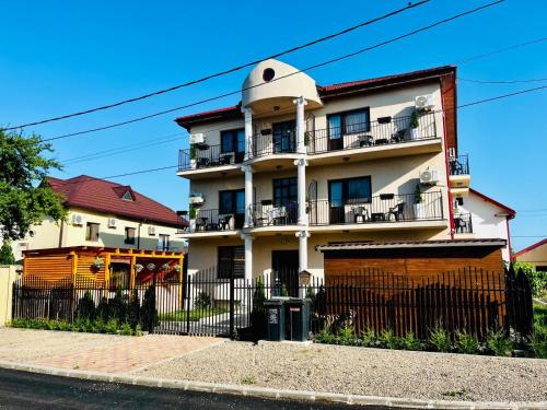 Vila Macris — 4-Star Luxury Hotel in Eforie Nord, Romania