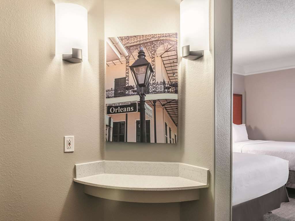 La Quinta Inn & Suites by Wyndham New Orleans Downtown - photo 20