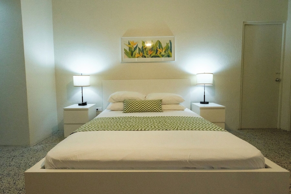 Close to the Beach AC Smart TV Free Parking in San Juan, Puerto Rico