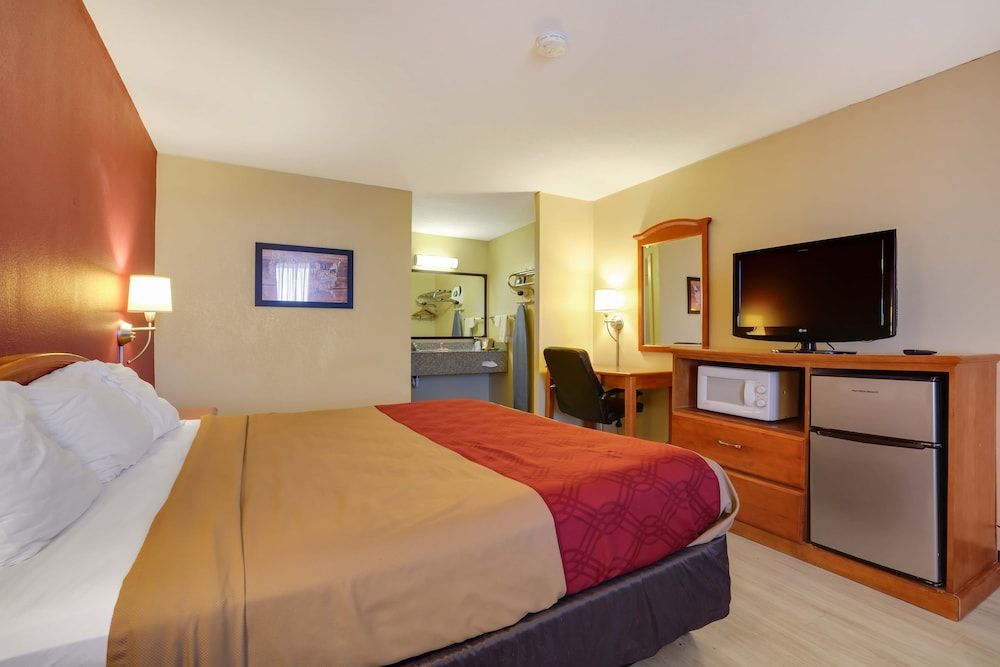 Mill Tree Inn - photo 13