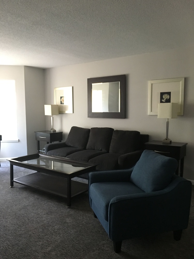 Ambassador Inn And Suites - photo 19