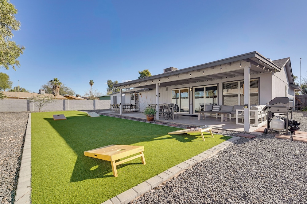 Walk to Riverview Park Dog friendly Mesa Retreat in Mesa, United States