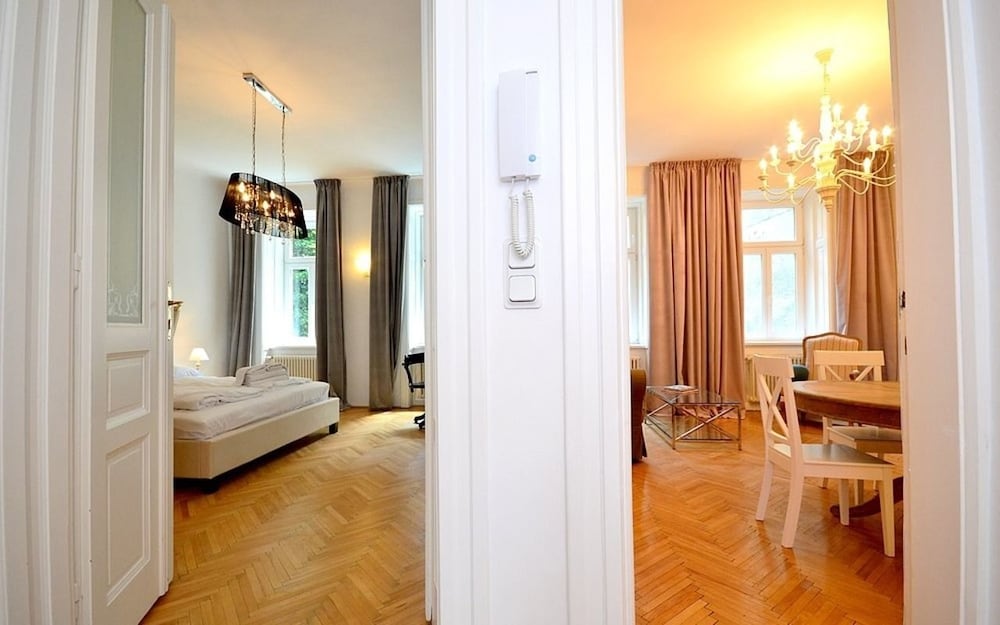 Vienna Residence Great Home For 4 People Near The Famous Schloss Schoenbrunn — 4-Star Luxury Hotel in Vienna, Austria