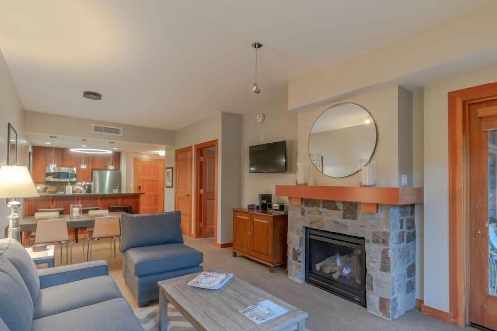 Luxury Ski in Ski out 1 Bedroom Colorado Resort Vacation Rental in the Heart of Snowmass Base Village - photo 24