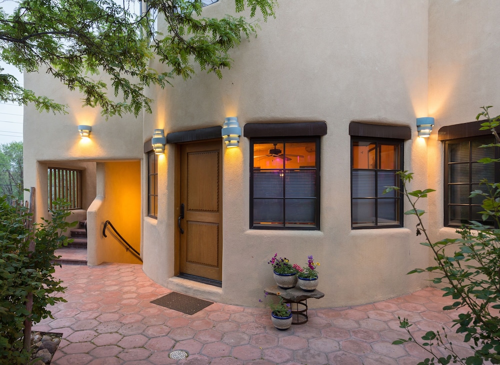 Inn on La Loma Plaza - photo 13