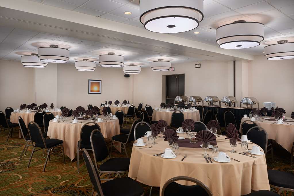 Best Western Plus Agate Beach Inn - photo 23