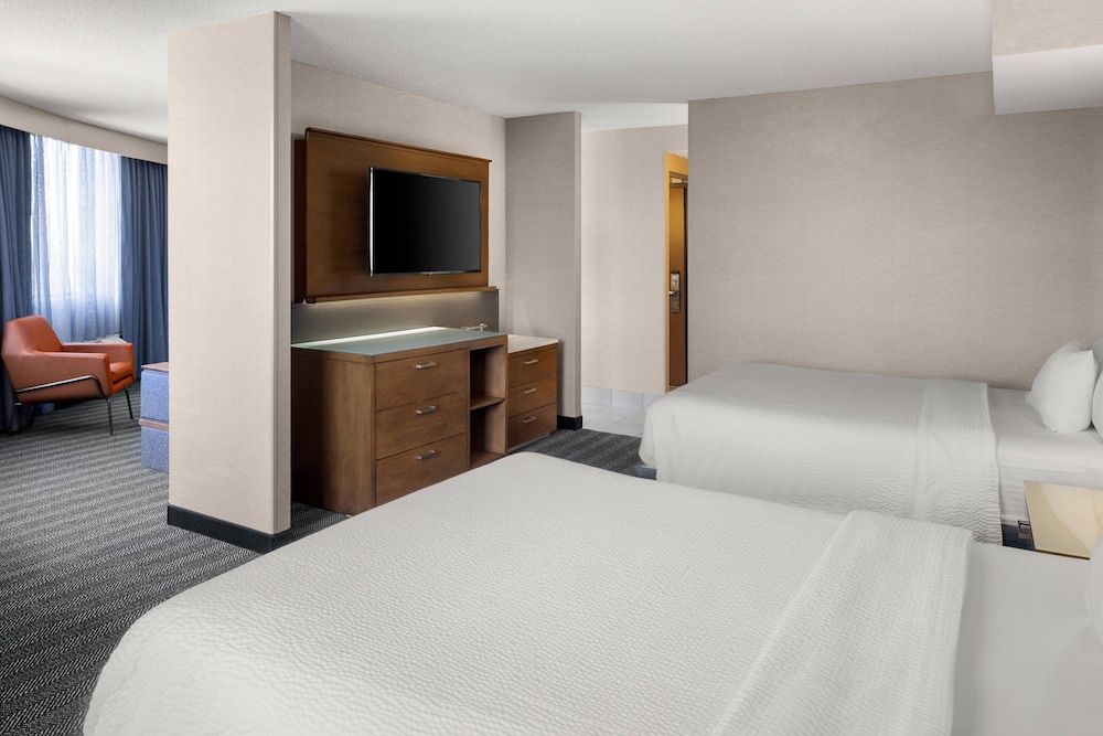 Courtyard by Marriott Minneapolis Downtown - photo 10