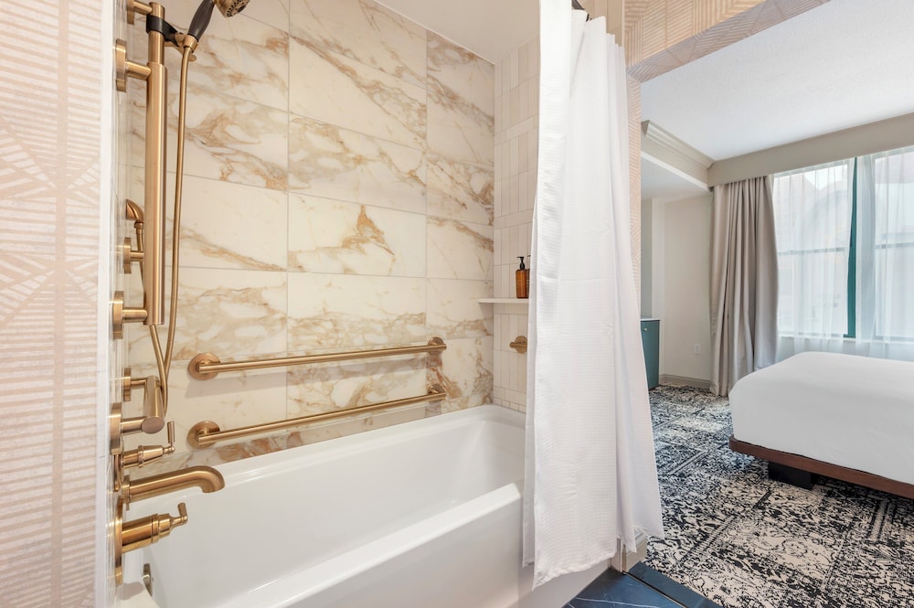 Omni Severin Hotel - photo 64