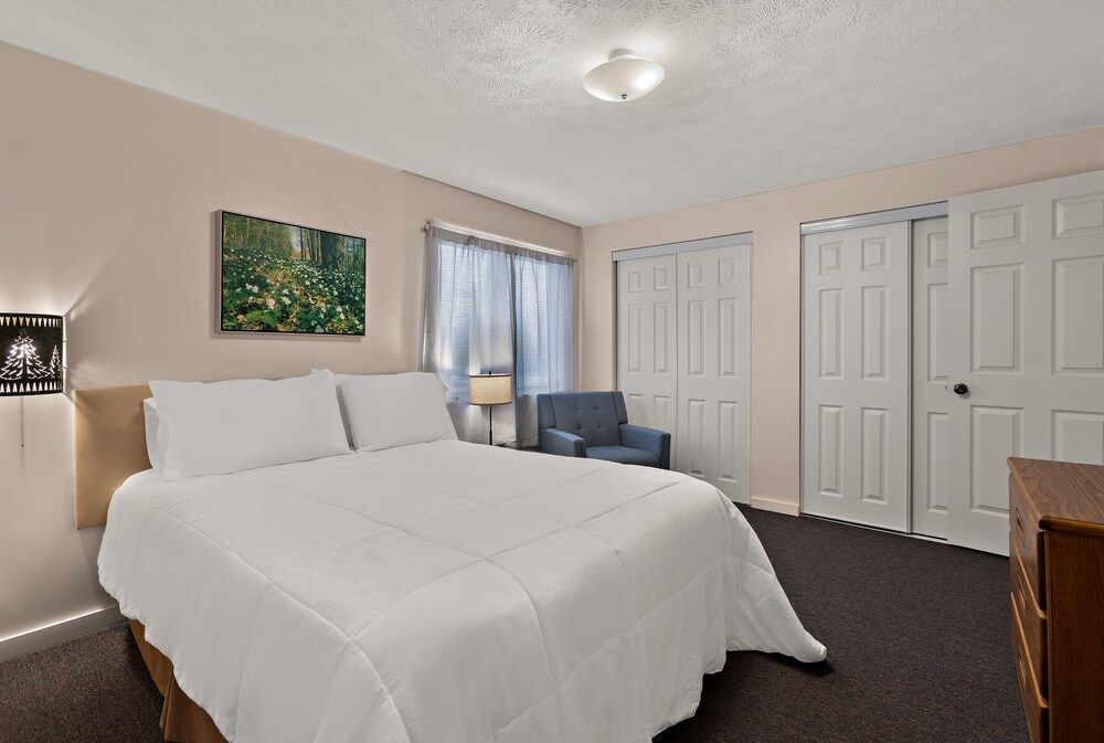 Traverse Bay Inn - photo 13
