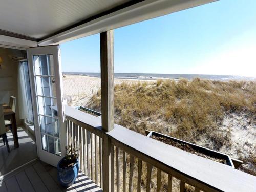 Oceanfront Wifi Deck O S Oceanviews Deck Beach Chairs 22014012 — Ship Bottom