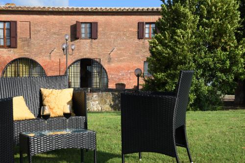 Restart Accommodations Cretes view in Asciano, Italy