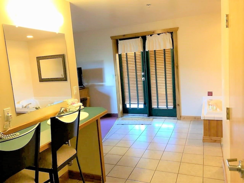 Elkhorn Mountain Inn - photo 10