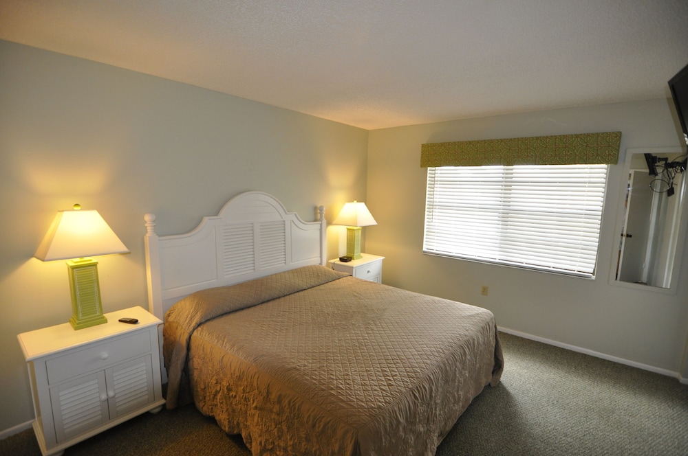 Lago Vista Resort - photo 2
