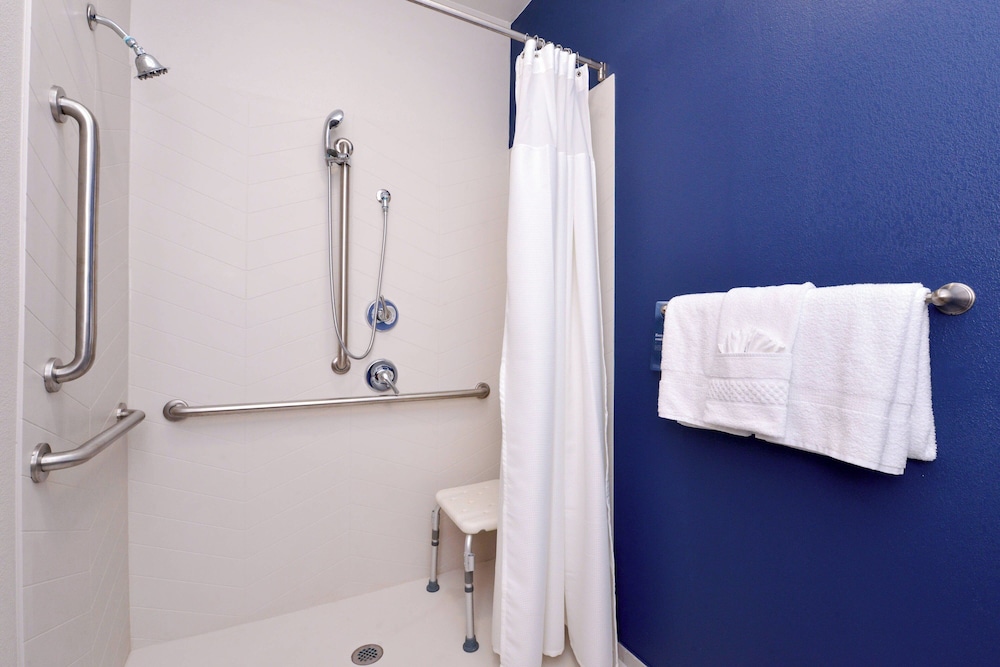 Fairfield Inn & Suites by Marriott Arlington Six Flags - photo 24