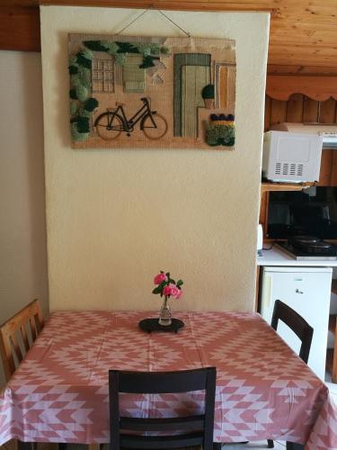 Studio Ensoleille Avec Jardin Pour 2 a Monetier — hotel in Le Monetier-Les-Bains
