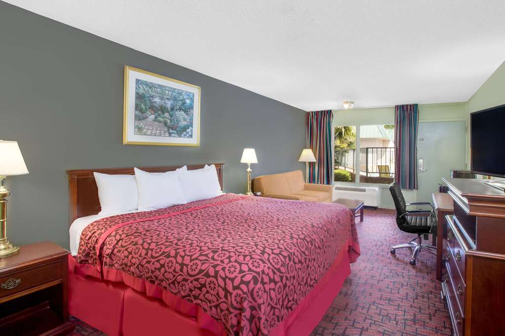 Days Inn by Wyndham McComb MS - photo 16
