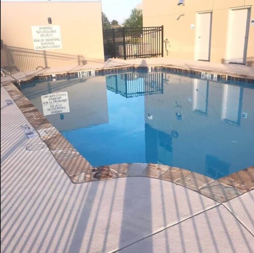 Holiday Inn Express and Suites Macon North - photo 26