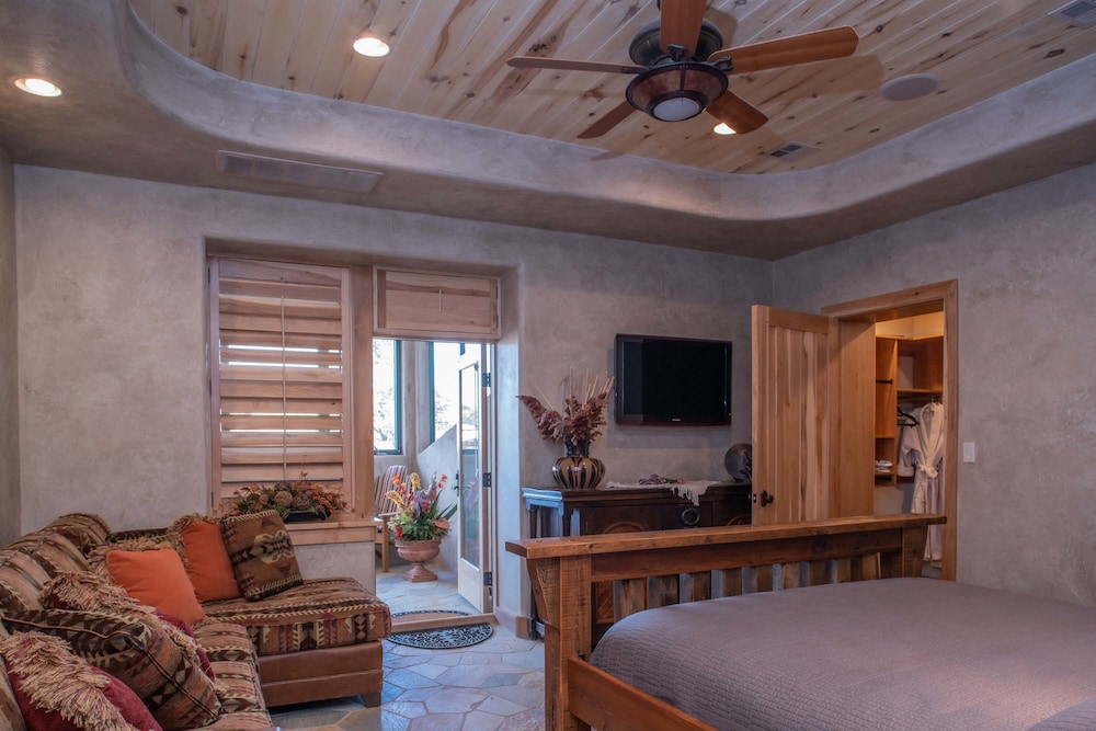 Cougar Ridge Resort LLC - photo 18