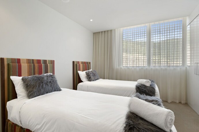 Mirage Ultimate Waterfront Luxury — Cannonvale — photo 3