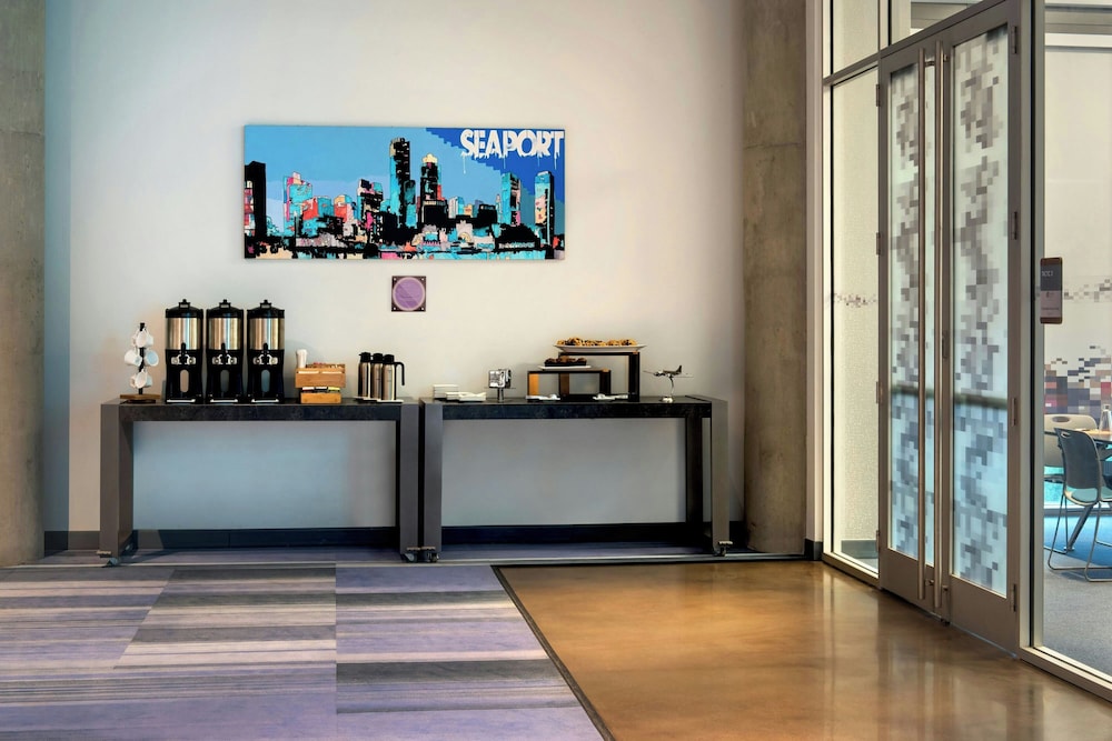 Aloft by Marriott Boston Seaport District - photo 27