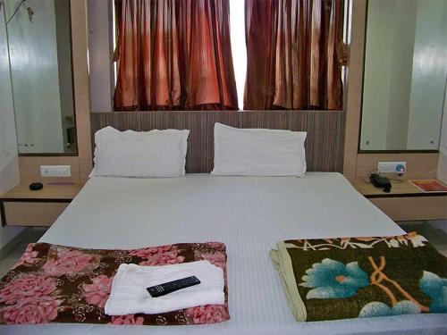 Hotel Planet in Kalol, India