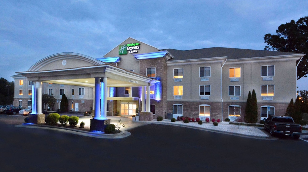 Holiday Inn Express Hotel & Suites High Point South by IHG - photo 36
