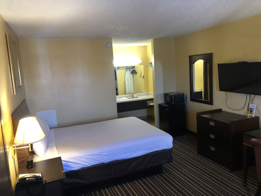 Nendels Inn & Suites - photo 13