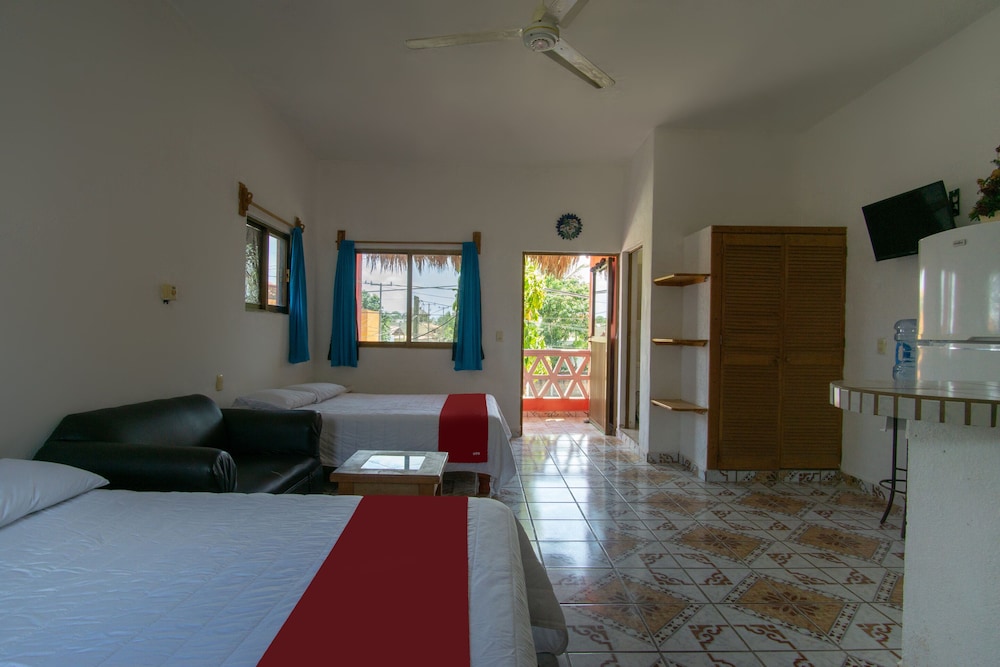 Hotel y Bungalows Bugambilias — Cihuatlan — photo 2