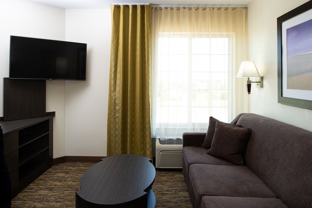 Candlewood Suites Olathe by IHG - photo 15