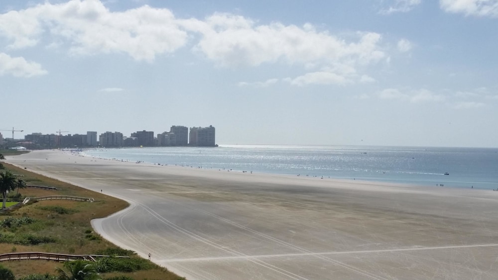 South Seas Tower 3 1009 in Marco Island, United States