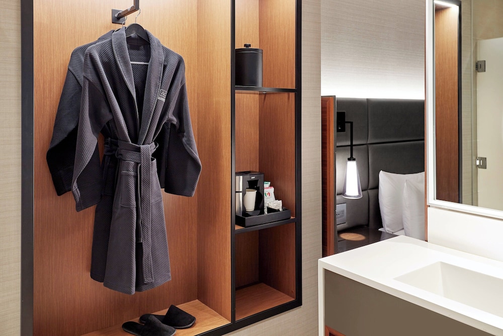 AC Hotel by Marriott San Jose Santa Clara - photo 20