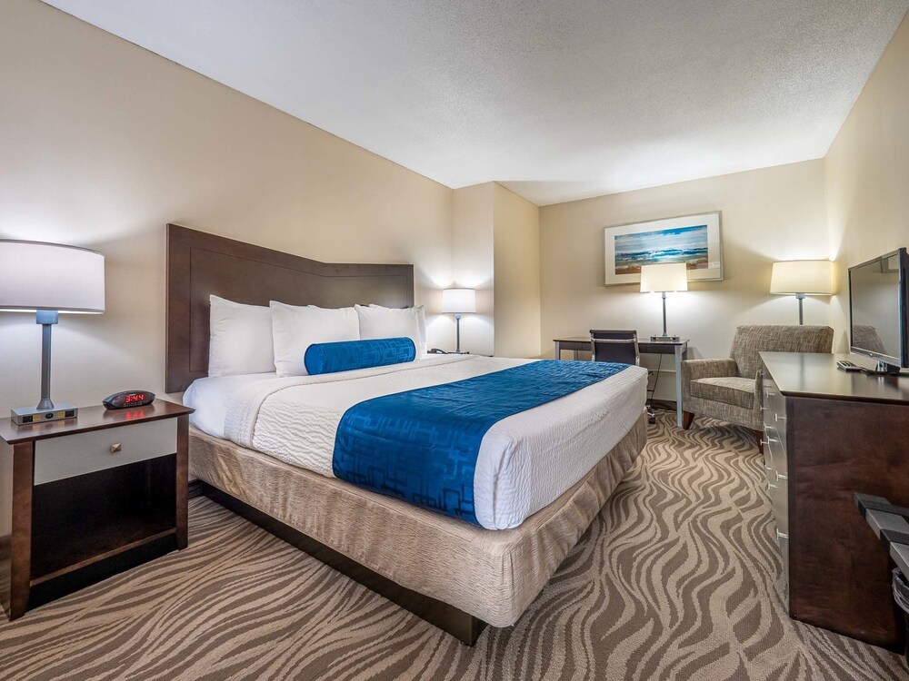 The Breakers Hotel & Suites - photo 21